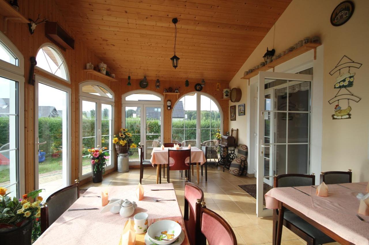 Dworek Leba I Domki Ranczo Itrich Exterior photo