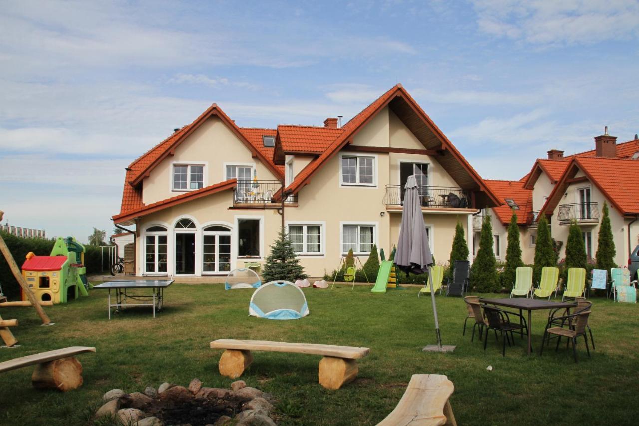 Dworek Leba I Domki Ranczo Itrich Exterior photo